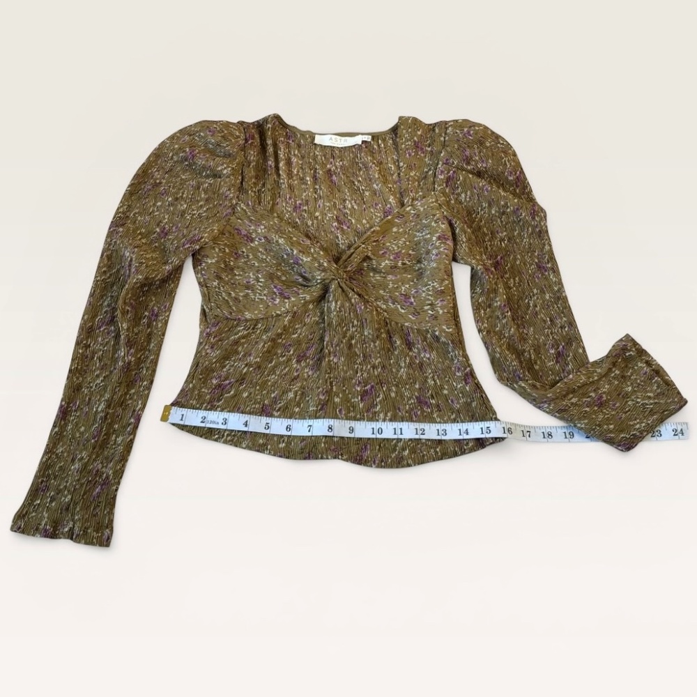New ASTR The Label Top Olive Green Mustard Floral Puff Sleeve Top Size Small - Picture 8 of 12